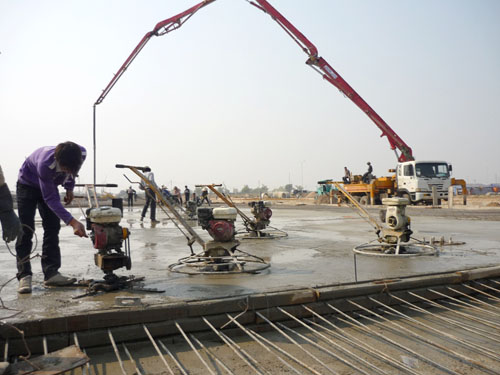 Thi công đổ bê tông nền nhà xưởng TpHCM